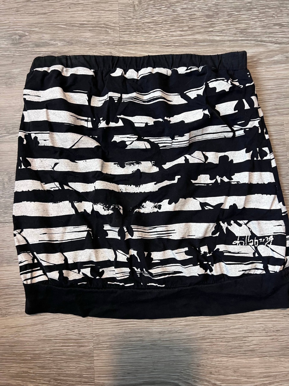 Y2K Black and White Striped Crop Tube Top